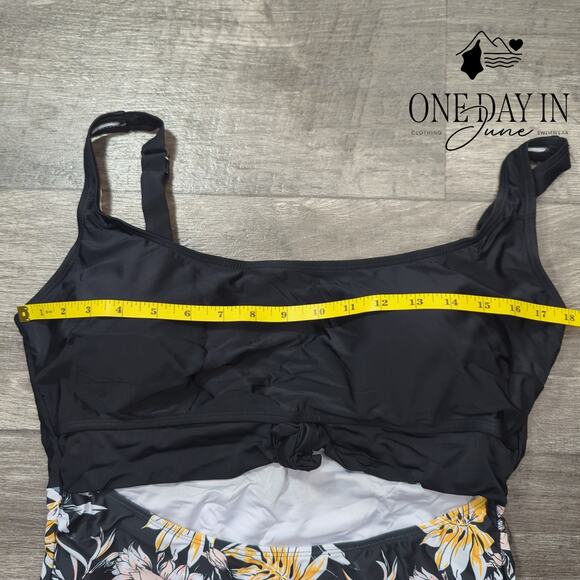 Eomenie Cut Out One Piece Swimsuit Size XL - Picture 4 of 6